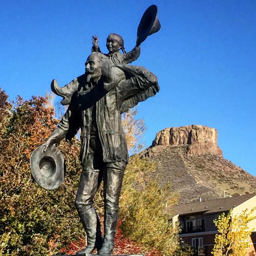 Buffalo Bill Statue, Fall